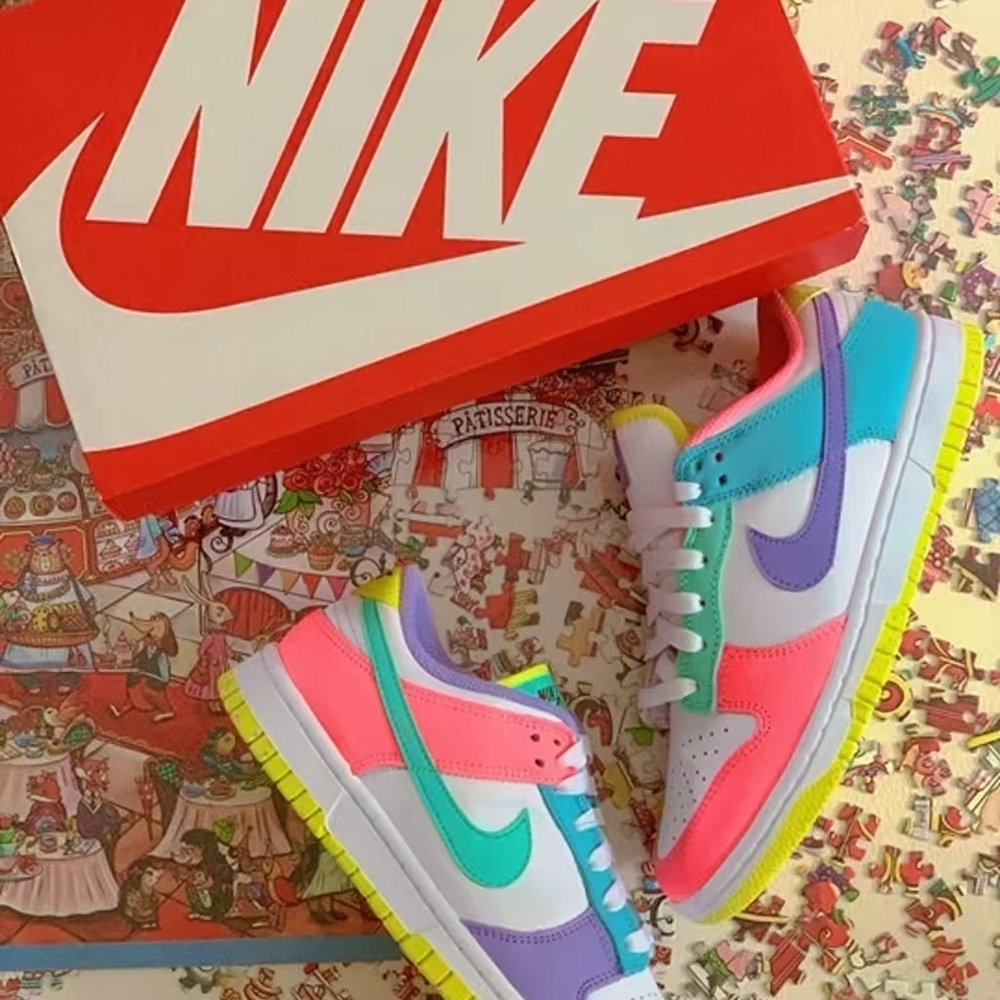 Nike Dunk Low SE Easter Candy - Picture 3 of 4